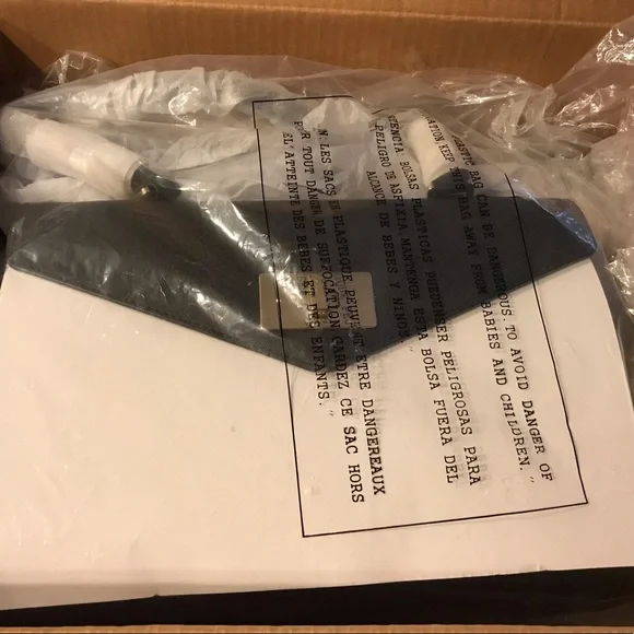 Kate Spade Halsey Tote - Black, NEW with tags - Picture 6 of 6